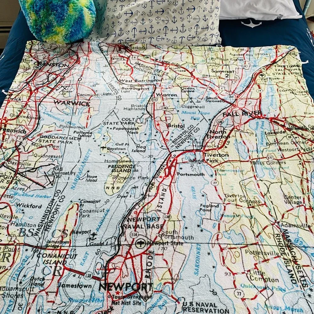 NEW without TAGS PLUSH South Eastern Massachusetts Blanket